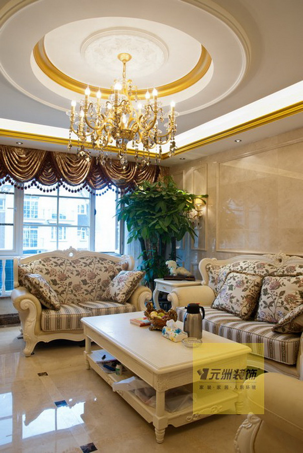 欧式风格三居室客厅吊顶装修效果图,欧式风格沙发图片
